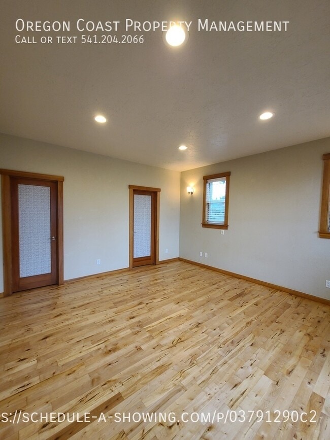 Building Photo - 961 NW Lanai Loop