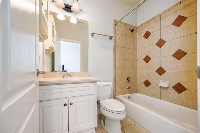 Building Photo - 105 Chablis Ct