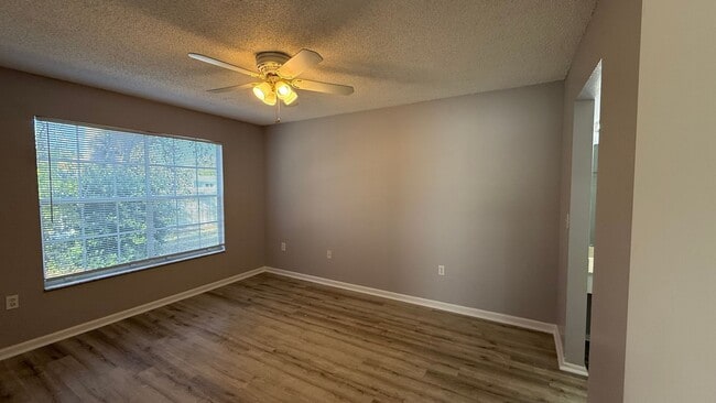 Building Photo - Annual 2 bedroom 2 bath Unfurnished Single Family Home in Lakeside South