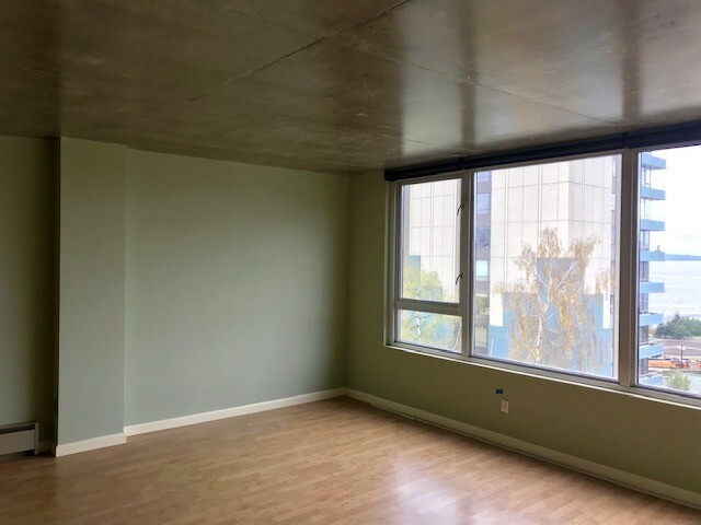 Building Photo - Modern 1 Bedroom in Lower Queen Anne