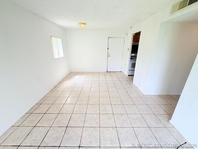 Building Photo - 1089 Benoist Farms Rd