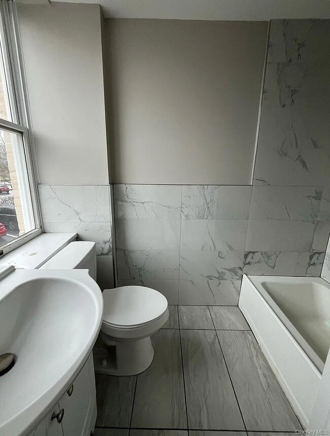 Building Photo - 51 Greenwich Ave