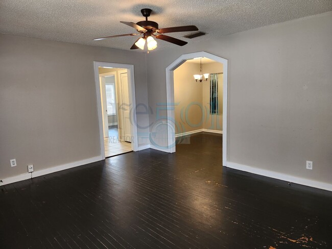 Building Photo - Ready For Showings! Great Find In North Little Rock