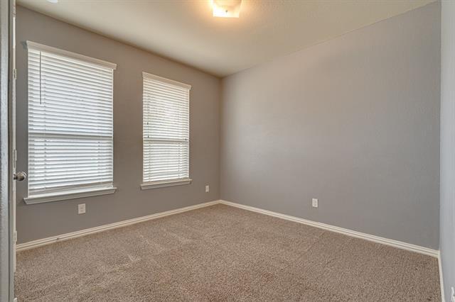 Building Photo - 4112 Hialeah Dr