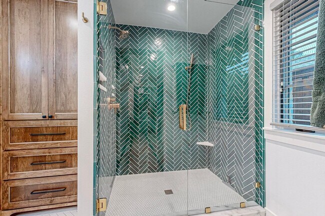 Building Photo - 4423 Springside Ln