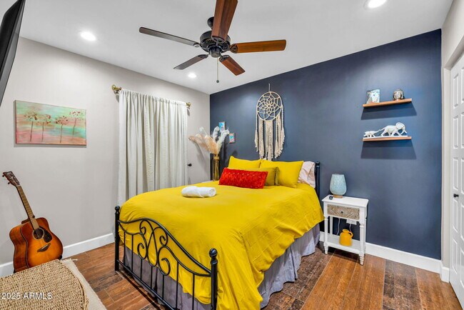 Building Photo - 4402 E Turney Ave