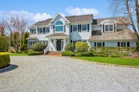 Building Photo - 43 Pheasant Close W