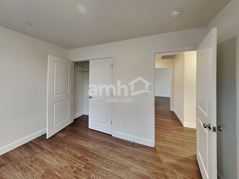 Building Photo - 10601 136th St Ct E