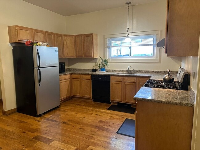 Building Photo - 113 Comstock Pl