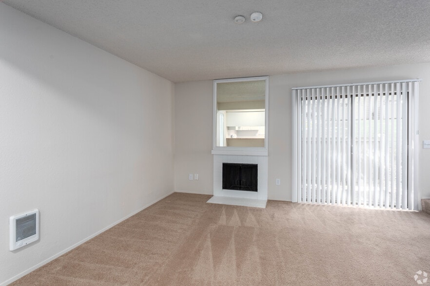 One bedroom Livingroom - Trailwood Apartment Homes