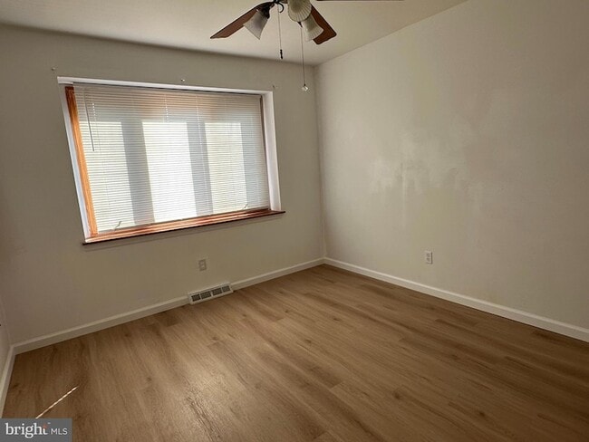 Building Photo - 5405 Delray Dr