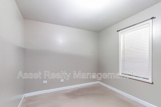 Building Photo - 1416 Madison Oaks Rd