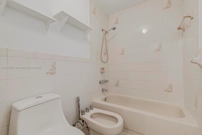 Building Photo - 5850 SW 149th Ave
