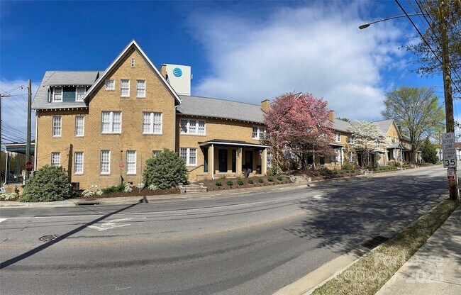 Primary Photo - 102 W 2nd Ave