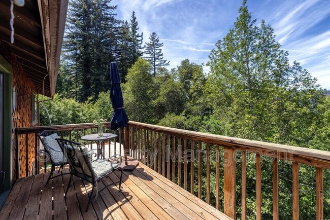 Building Photo - 646 Blue Ridge Dr