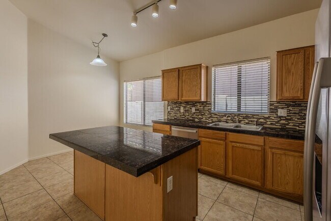 Building Photo - Rancho Sahuarita