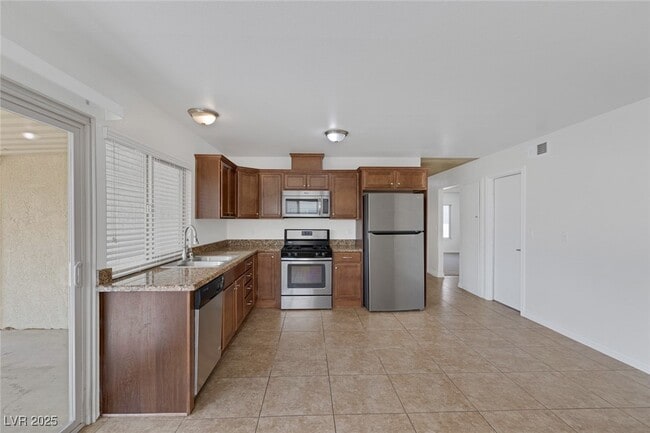 Building Photo - 6977 Pleasant View Ave