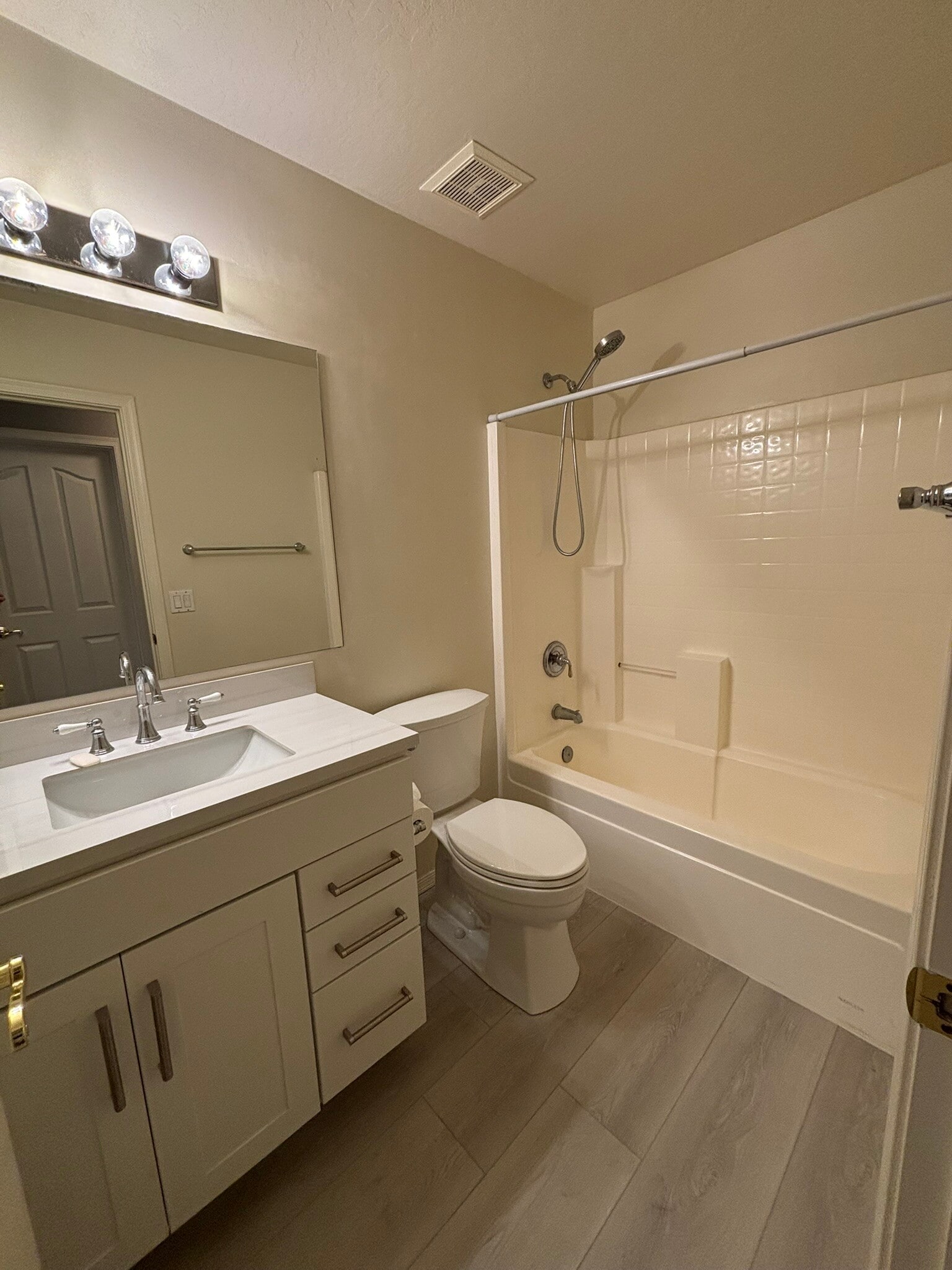 guest bathroom - 3464 S Moccasin Trl