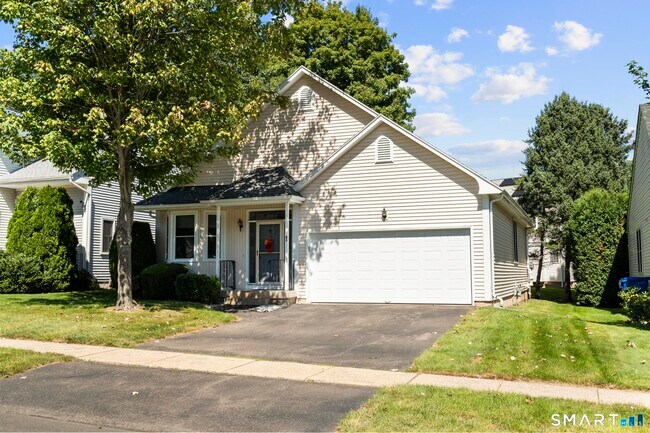 Building Photo - 43 Pepper Bush Ln