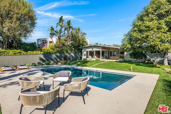 Building Photo - 2431 Carman Crest Dr