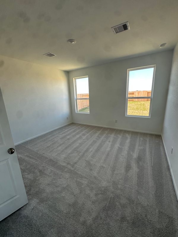 Building Photo - 830 Heaven Dr