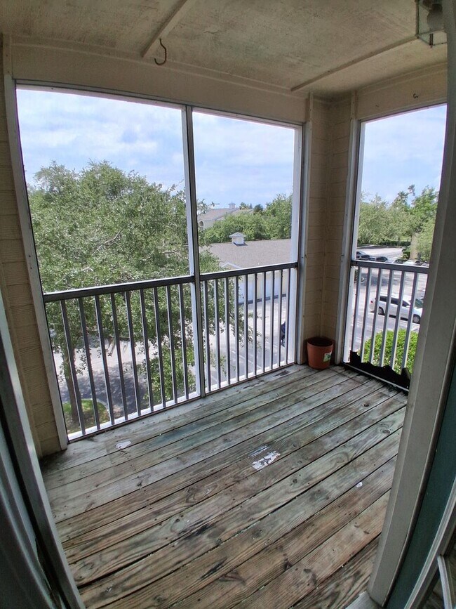 Building Photo - 18489 Bridle Club Dr