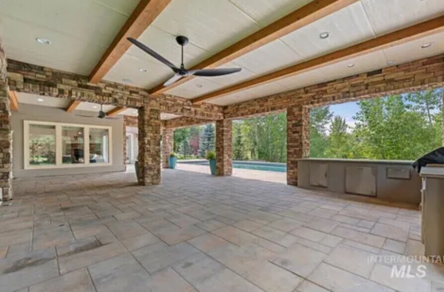 Building Photo - 103 S Alder Ln