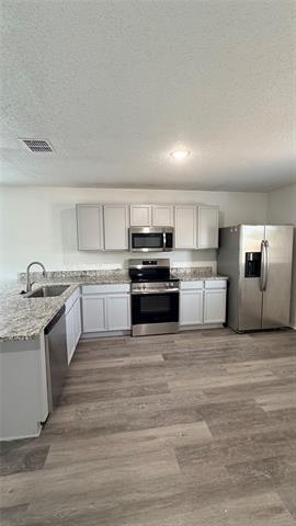 Building Photo - 701 E Kirnwood Dr