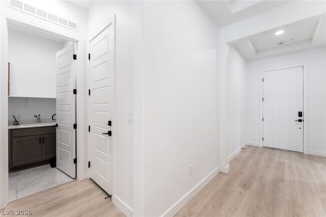 Building Photo - 10149 Zeta Tucana St
