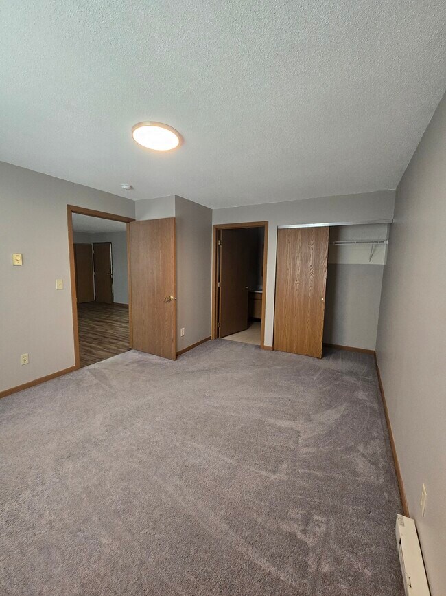 Building Photo - 8th & 8th Apartments