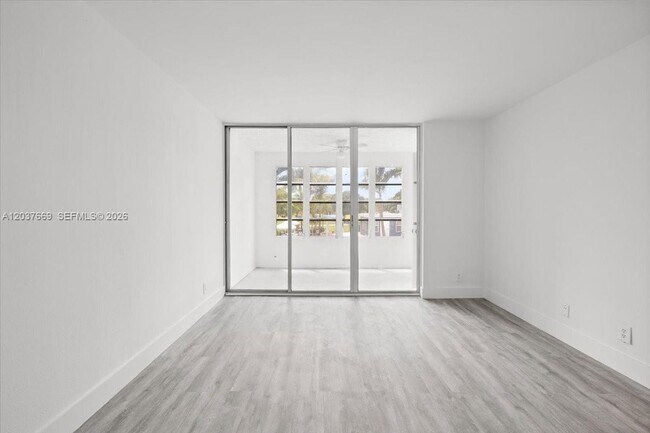 Building Photo - 9441 Evergreen Pl
