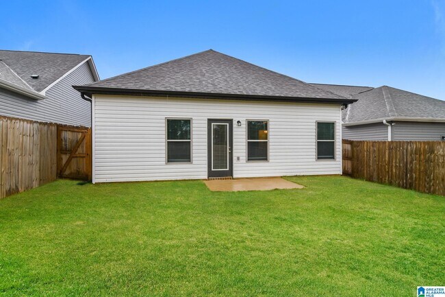 Building Photo - 166 Park Dr N