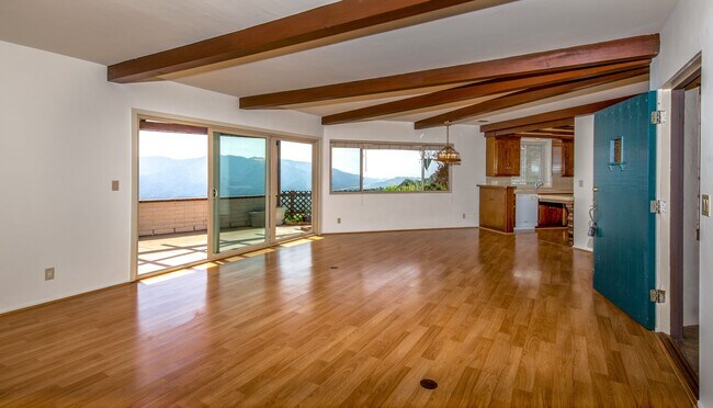 Building Photo - Home in La Crescenta Mountains