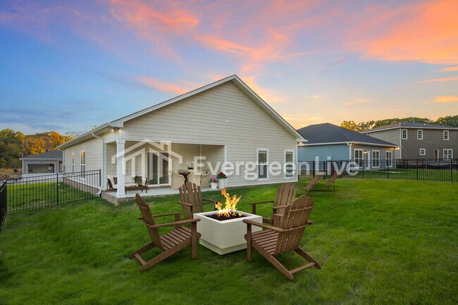 Building Photo - 238 Greenwood Dr