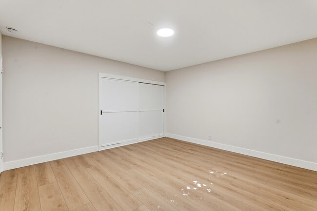 Building Photo - 356 S Rexford Dr