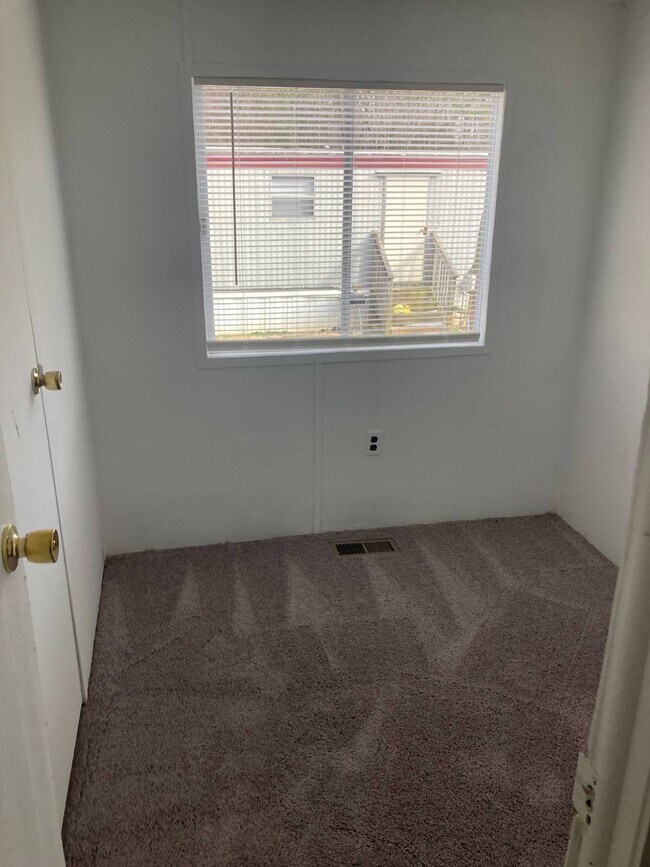 Building Photo - 106 Pecan Grove Cir