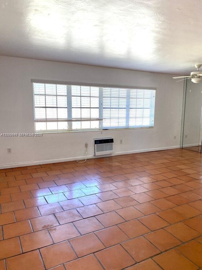 Building Photo - 6565 Santona St