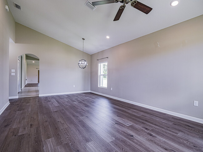 Building Photo - 1821 Berkshire Cir SW