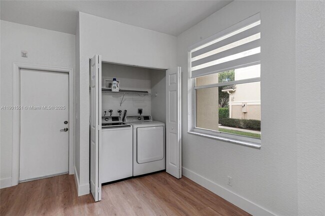 Building Photo - 2267 Cordoba Bend