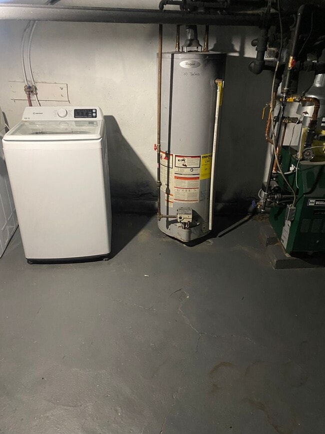 Building Photo - 170 W Thelma St