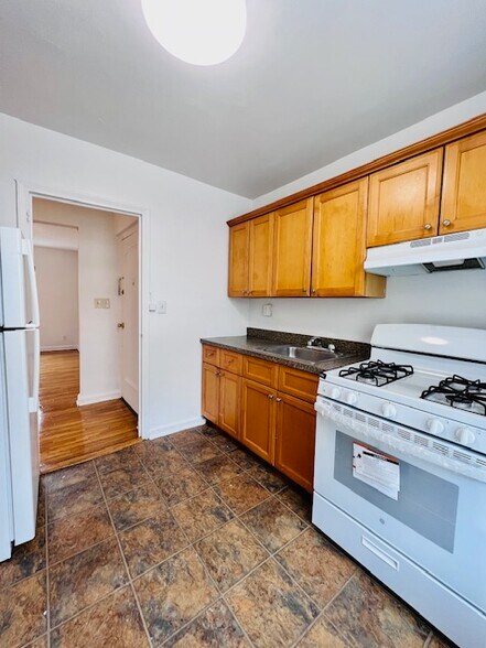 Building Photo - 150 Union Ave