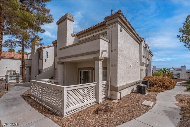 Building Photo - 356 Seine Way