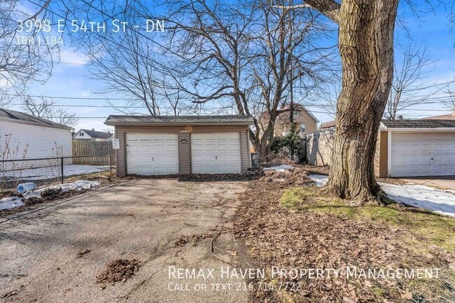 Building Photo - 3998 E 54th St