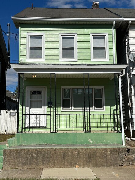 Primary Photo - 105 Chambers St