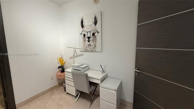 Building Photo - 15901 Collins Ave