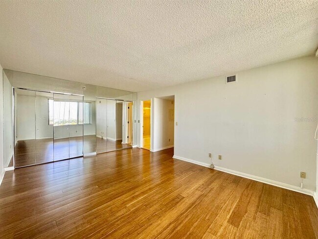 Building Photo - 5950 Pelican Bay Plaza S