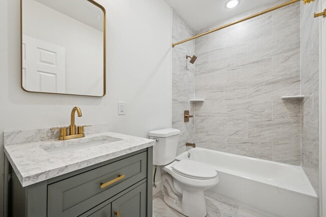 Building Photo - 2534 S 61st St