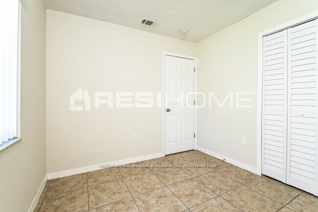 Building Photo - 1313 Bramblewood Dr