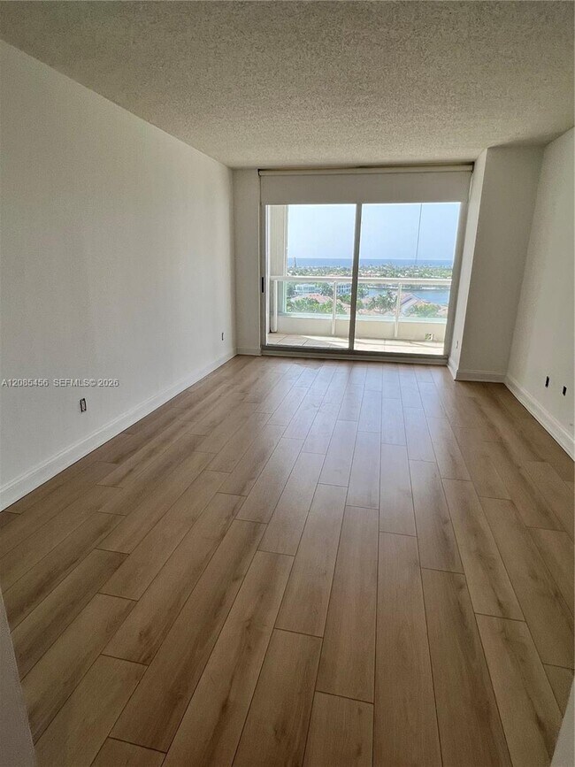 Building Photo - 21055 Yacht Club Dr
