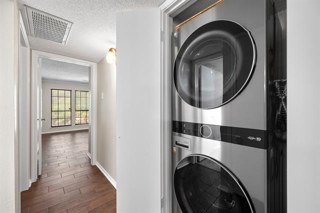 Building Photo - 15221 Berry Trail